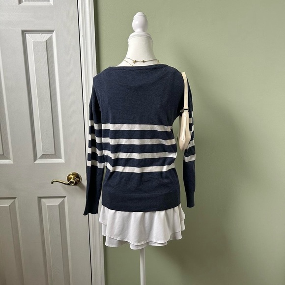 Blue striped sweater - Picture 2 of 3